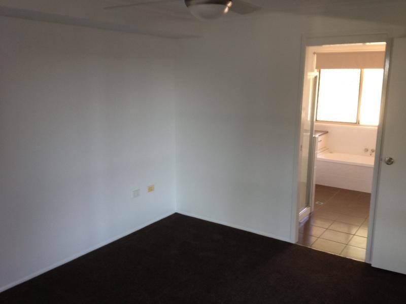 42 Hoepper Street, Kearneys Spring QLD 4350