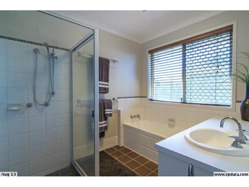 555 Hume Street, Kearneys Spring QLD 4350