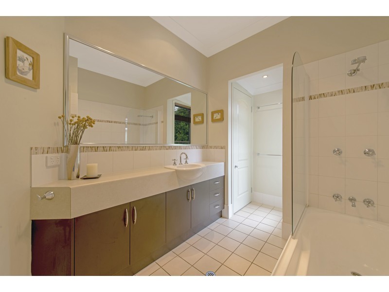 9 Hoey Street, Kearneys Spring QLD 4350