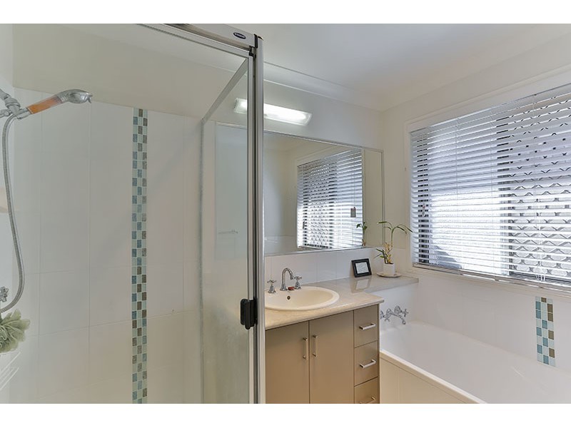 4 Paperbark Drive, Glenvale QLD 4350