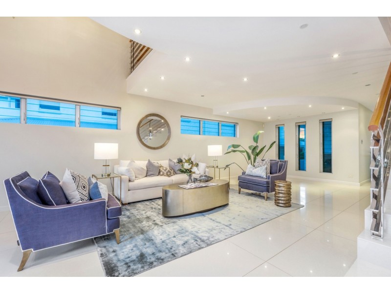 26 LEURA Terrace, Hawthorne QLD 4171