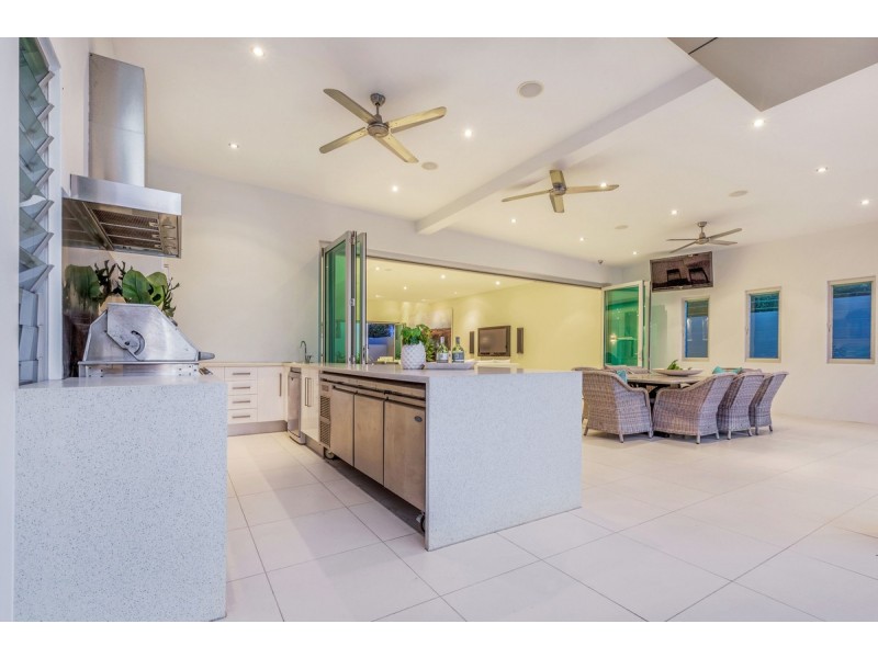 26 LEURA Terrace, Hawthorne QLD 4171