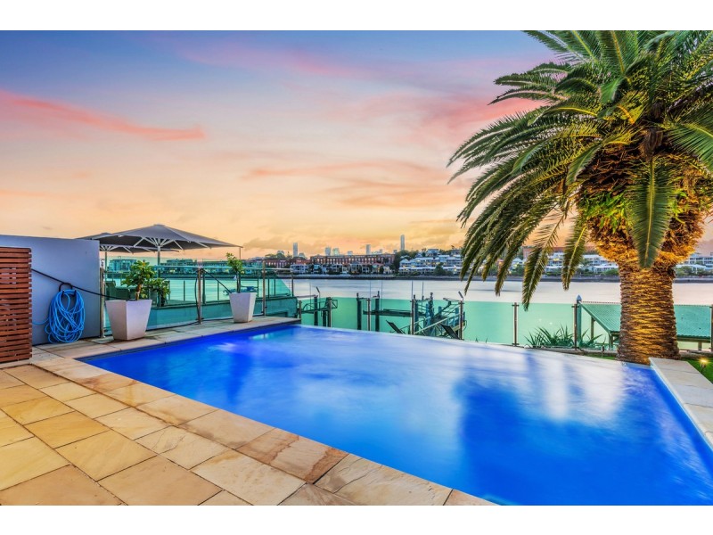 26 LEURA Terrace, Hawthorne QLD 4171