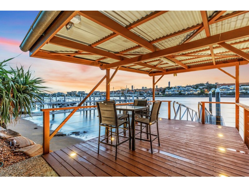 26 LEURA Terrace, Hawthorne QLD 4171