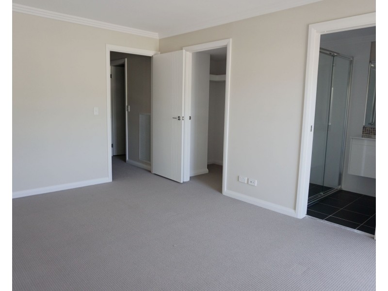 29 Purvis Avenue, Potts Hill NSW 2143