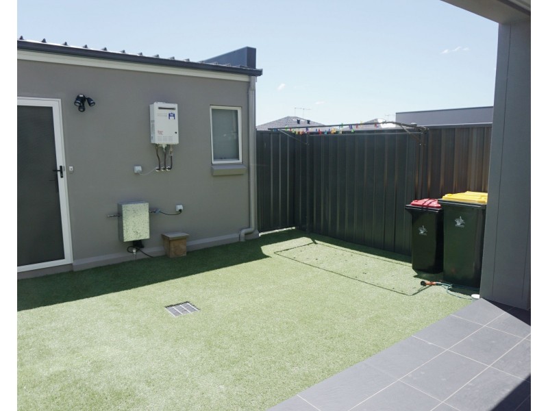 29 Purvis Avenue, Potts Hill NSW 2143