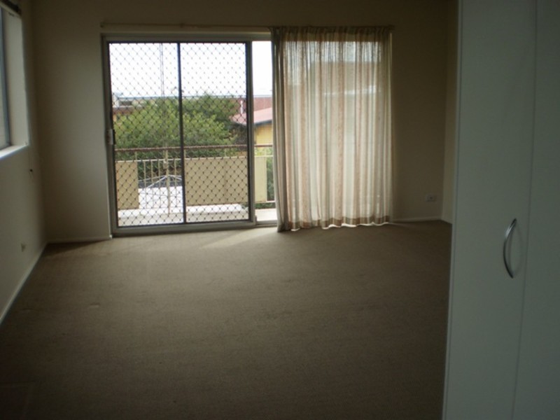 3/207 Cavendish Road, Coorparoo QLD 4151