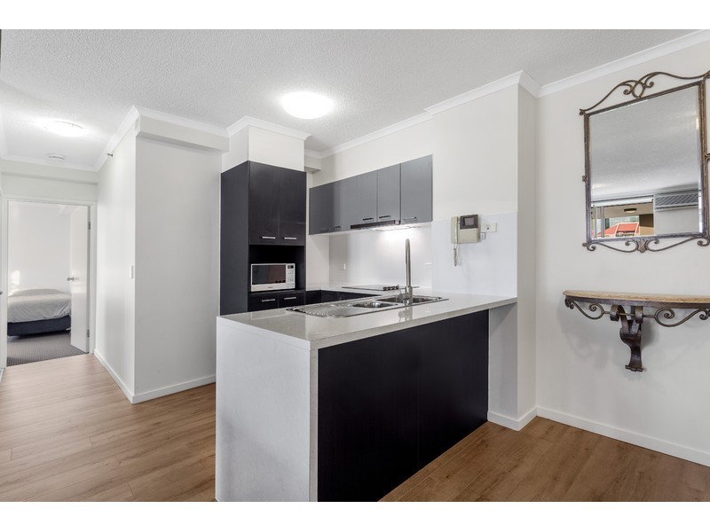 706/100 Bowen Street, Spring Hill QLD 4000