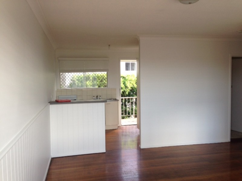 2/66 Wylie Avenue, Greenslopes QLD 4120