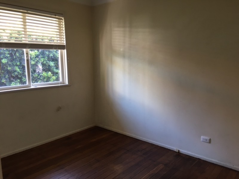 2/66 Wylie Avenue, Greenslopes QLD 4120