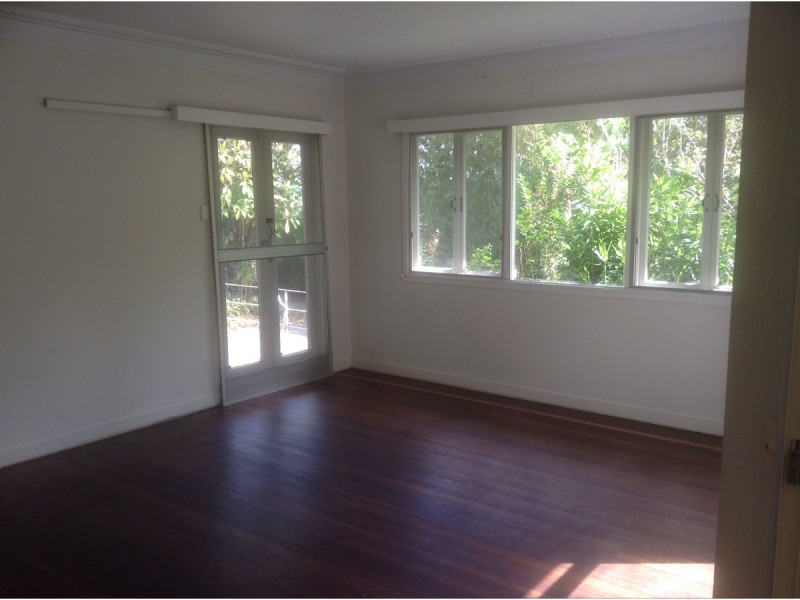 24 Eric Road, Holland Park QLD 4121