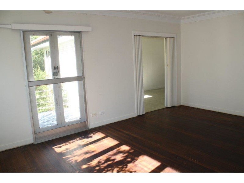 24 Eric Road, Holland Park QLD 4121