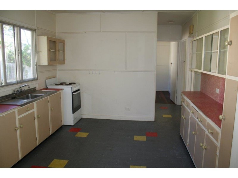 24 Eric Road, Holland Park QLD 4121