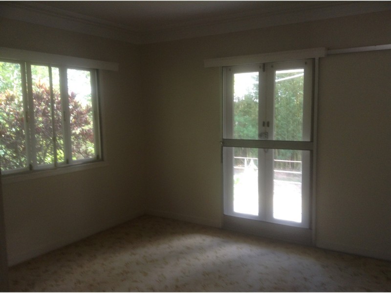 24 Eric Road, Holland Park QLD 4121