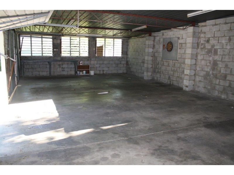 24 Eric Road, Holland Park QLD 4121