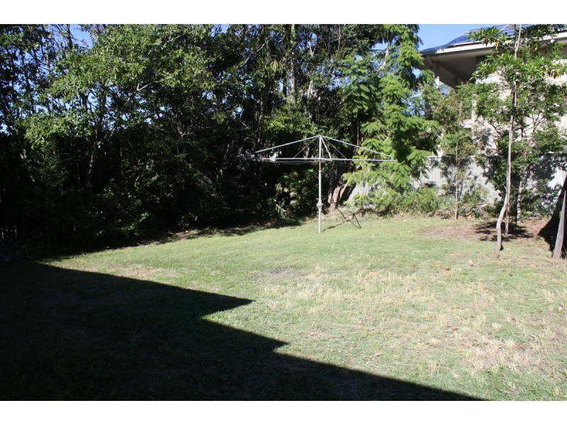 24 Eric Road, Holland Park QLD 4121