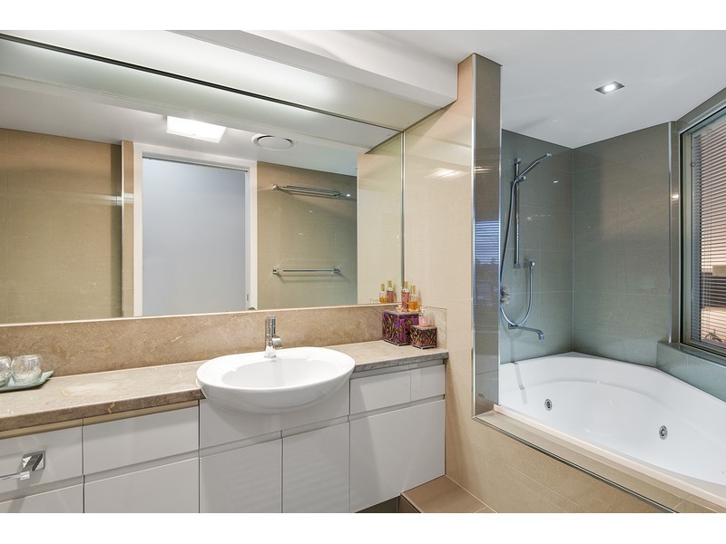 34/78 Cairns Street, Kangaroo Point QLD 4169
