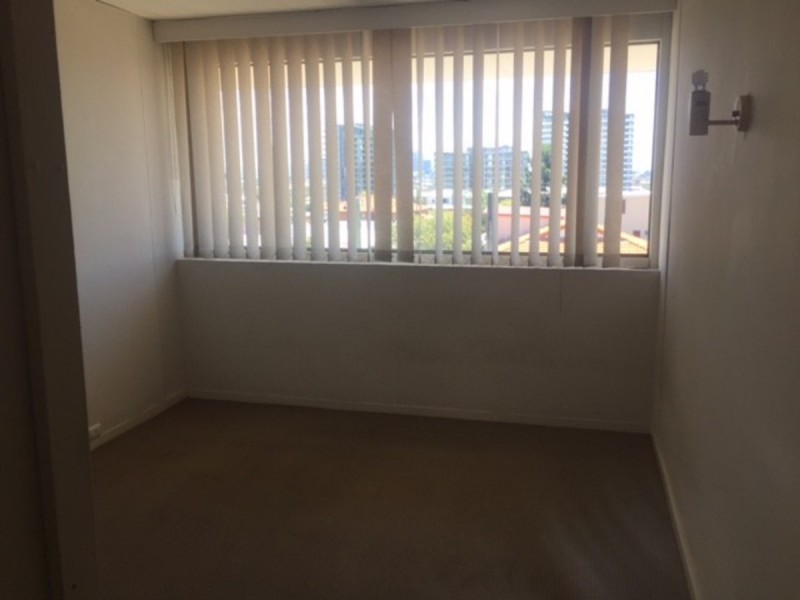 12/223 Cavendish Road, Coorparoo QLD 4151