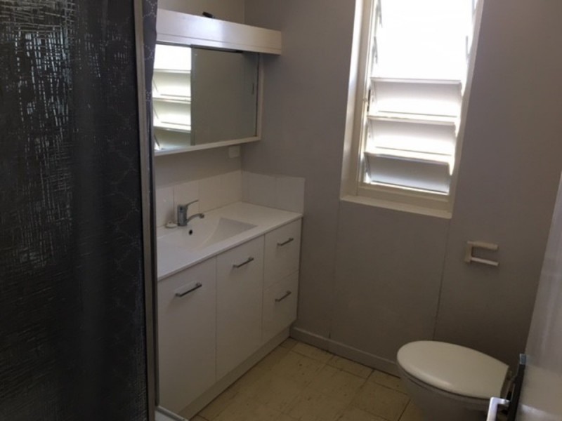 12/223 Cavendish Road, Coorparoo QLD 4151