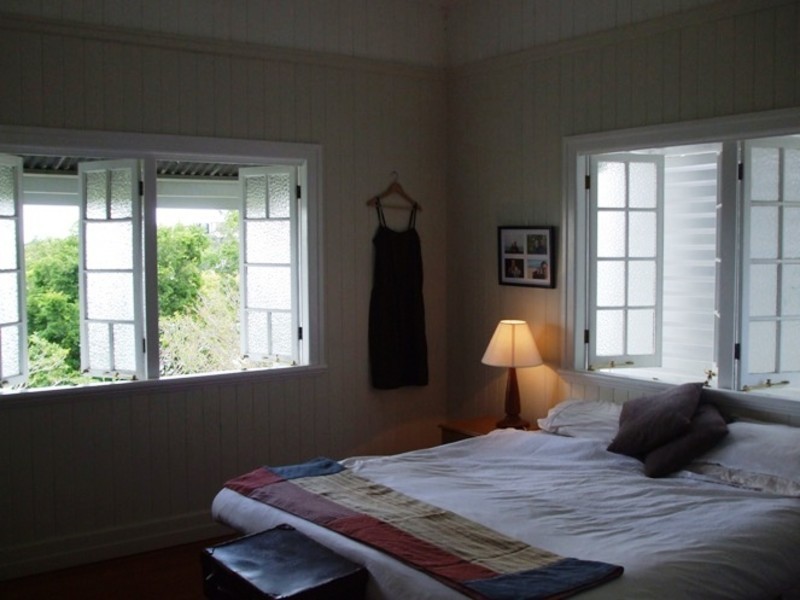 21 Agnew Street, Norman Park QLD 4170