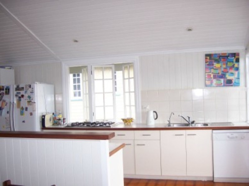 21 Agnew Street, Norman Park QLD 4170