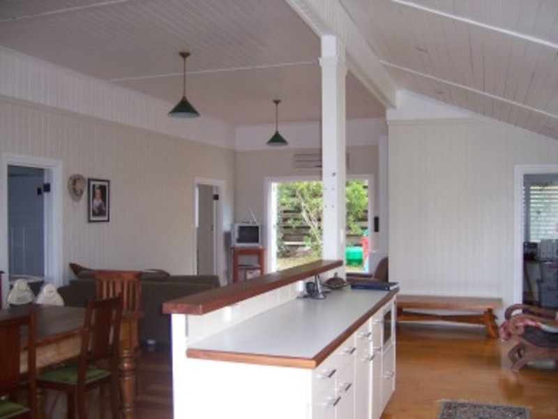 21 Agnew Street, Norman Park QLD 4170