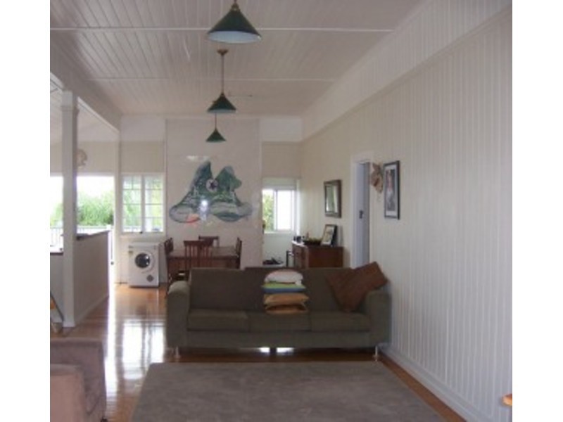 21 Agnew Street, Norman Park QLD 4170