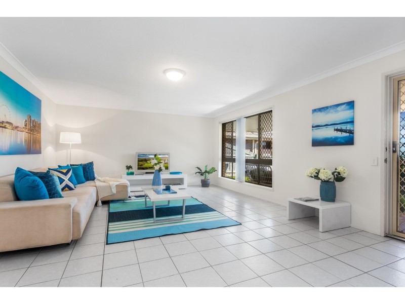 21 Walnut Street, Elanora QLD 4221