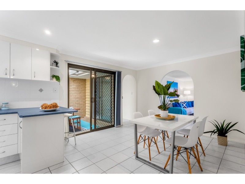 21 Walnut Street, Elanora QLD 4221