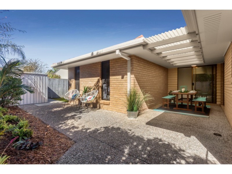 21 Walnut Street, Elanora QLD 4221