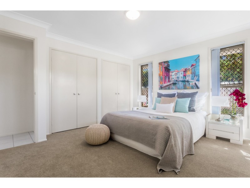 21 Walnut Street, Elanora QLD 4221