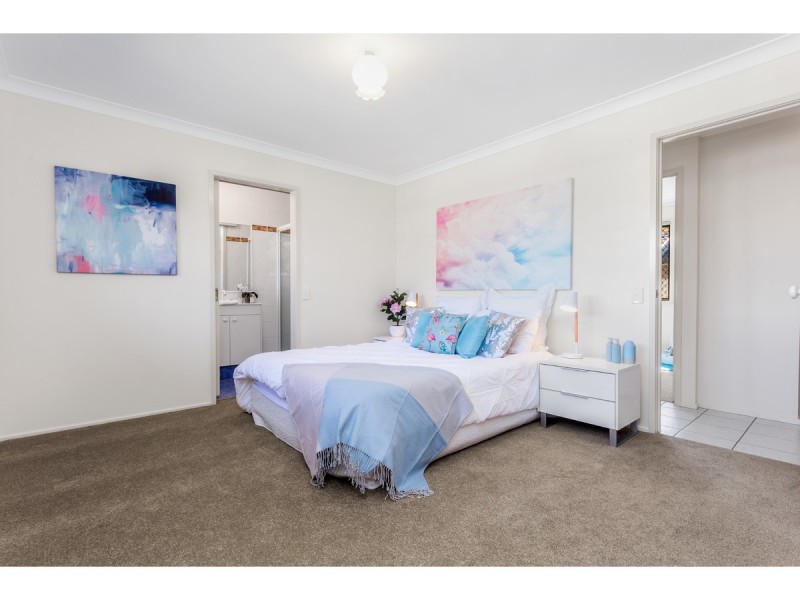 21 Walnut Street, Elanora QLD 4221
