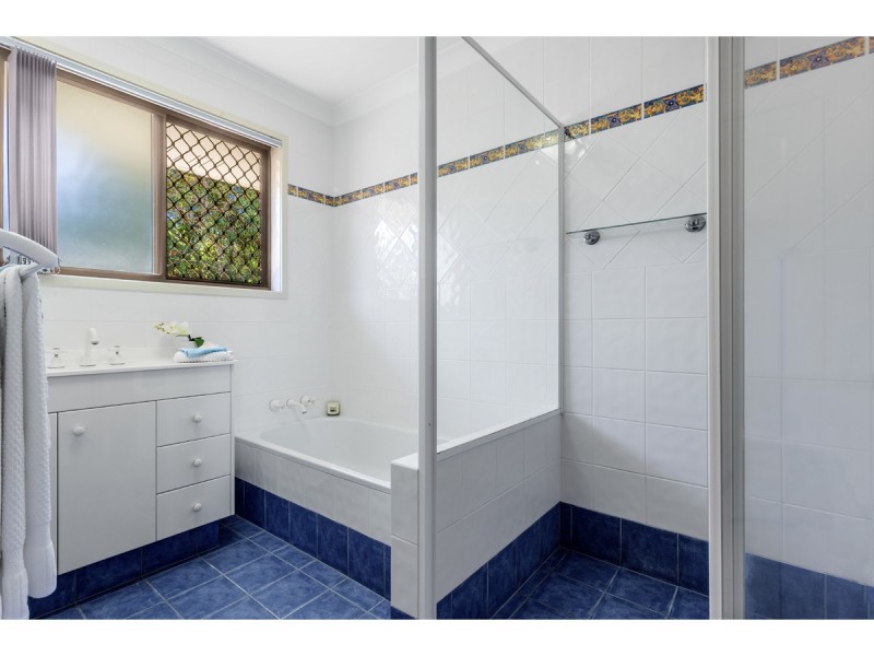 21 Walnut Street, Elanora QLD 4221