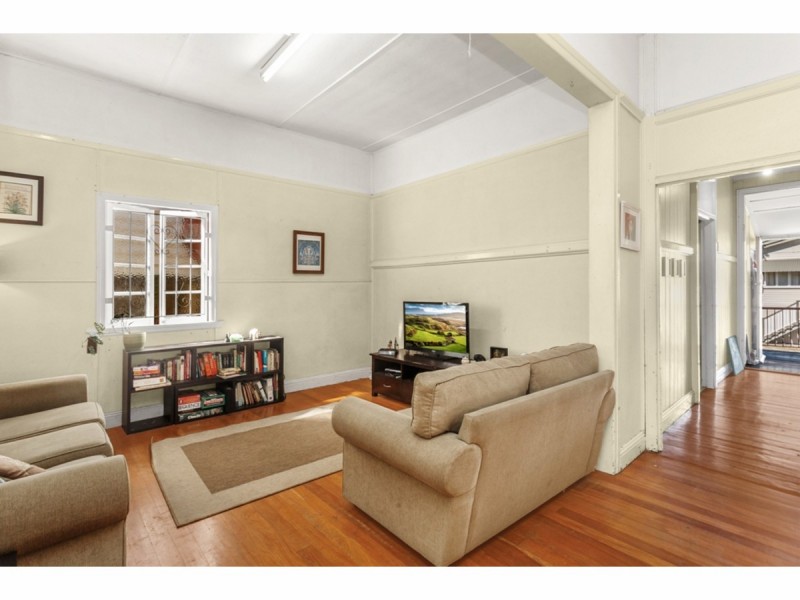 8 Abingdon Street, Woolloongabba QLD 4102