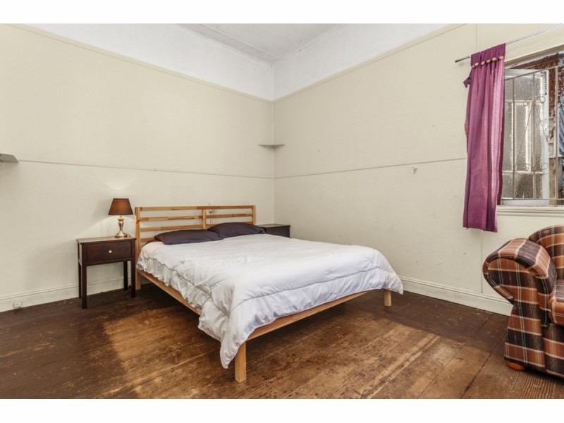 8 Abingdon Street, Woolloongabba QLD 4102