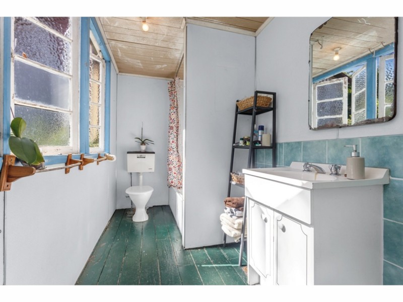 8 Abingdon Street, Woolloongabba QLD 4102