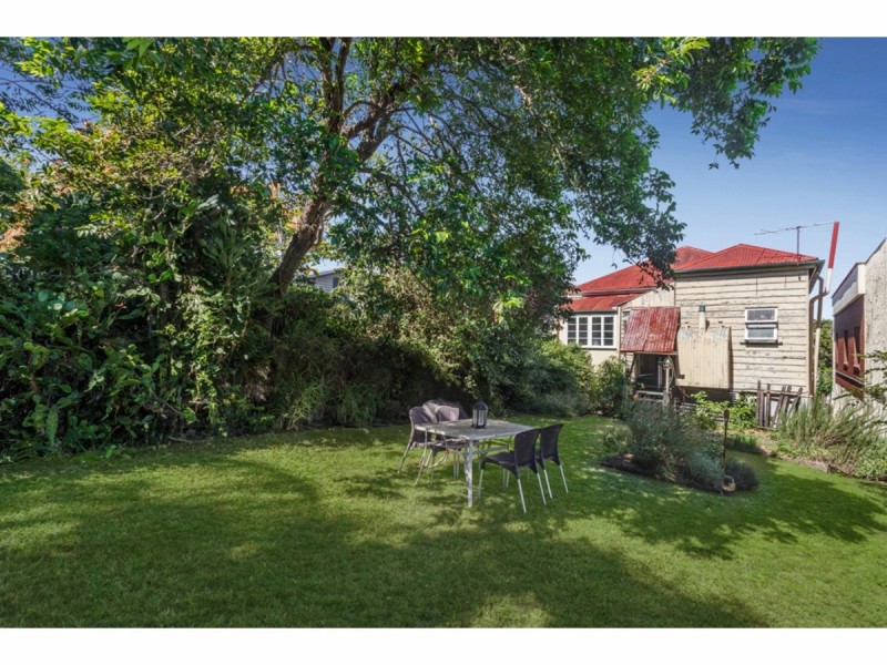 8 Abingdon Street, Woolloongabba QLD 4102