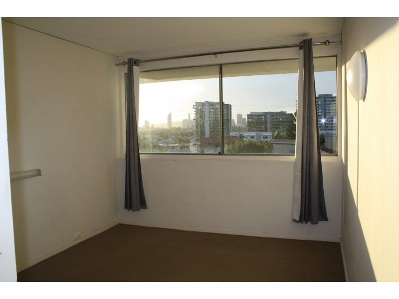 12/223 Cavendish Road, Coorparoo QLD 4151