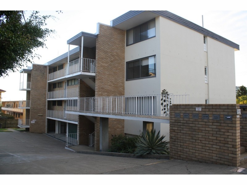 12/223 Cavendish Road, Coorparoo QLD 4151