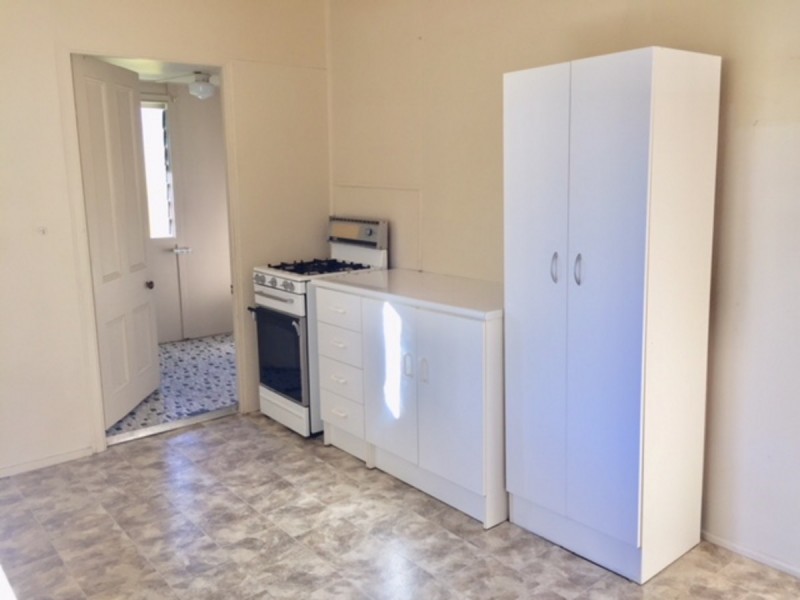 2/42 Frodsham Street, Albion QLD 4010