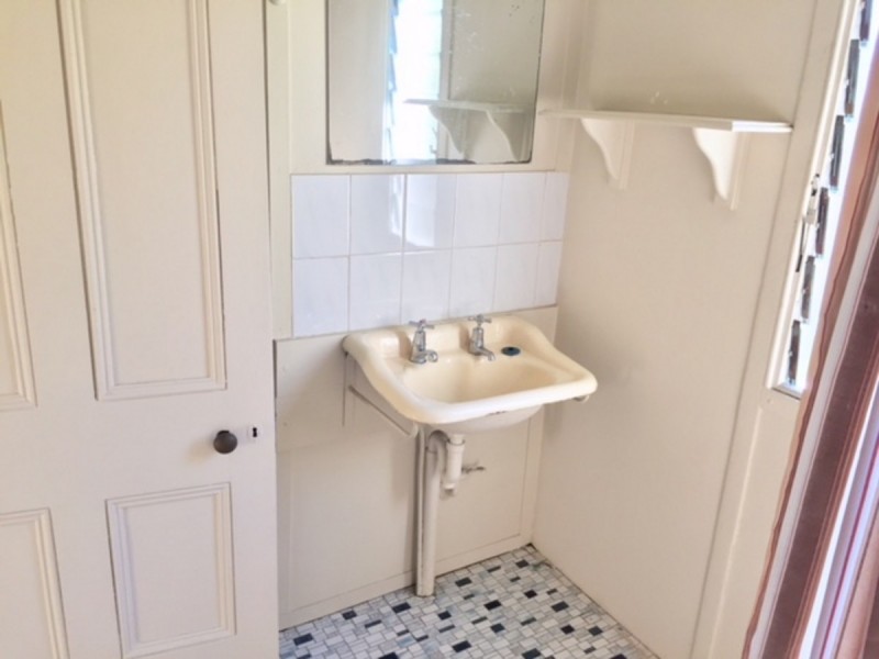 2/42 Frodsham Street, Albion QLD 4010