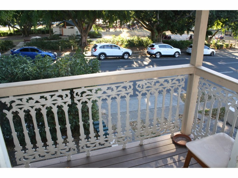 2/11 Alexandra Road, Ascot QLD 4007