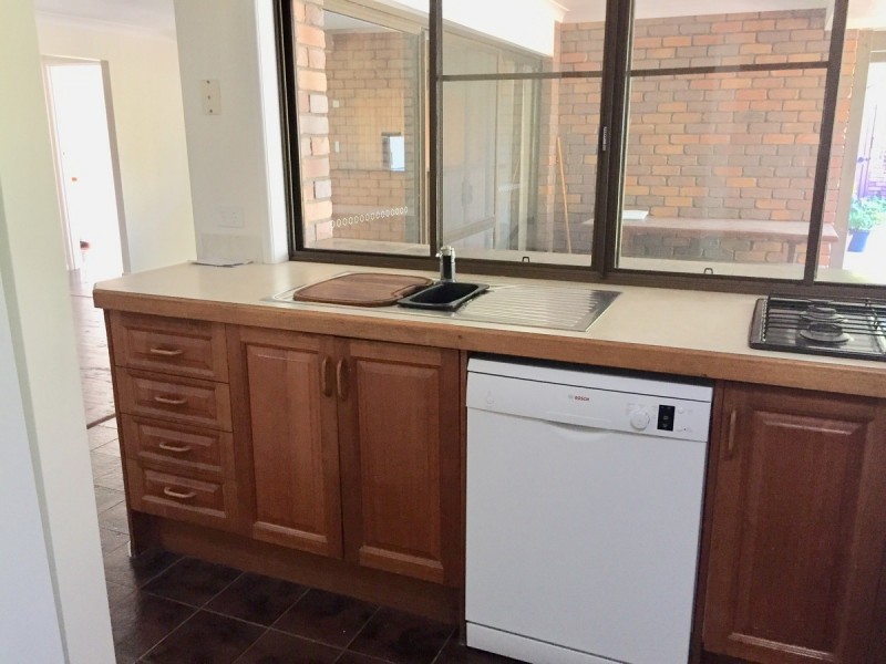 47 Alkoomie Street, Wynnum QLD 4178