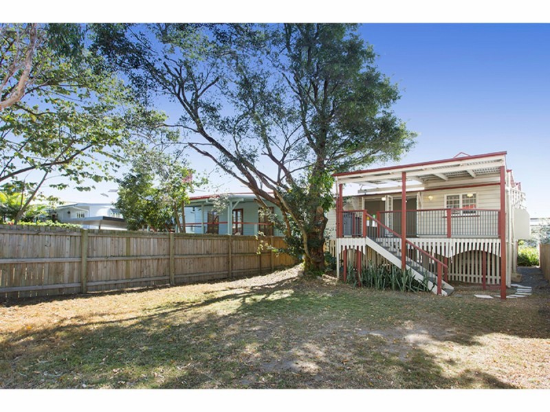 18 Lockerbie Street, Kangaroo Point QLD 4169