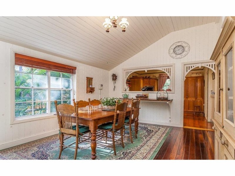 111 Mirbelia Street, Kenmore Hills QLD 4069