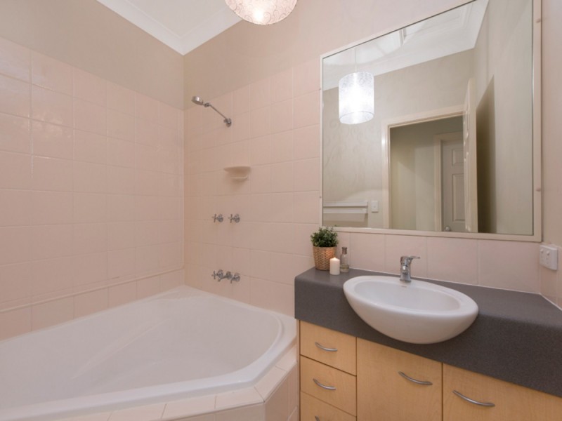 2/17 Martha Street, Paddington QLD 4064