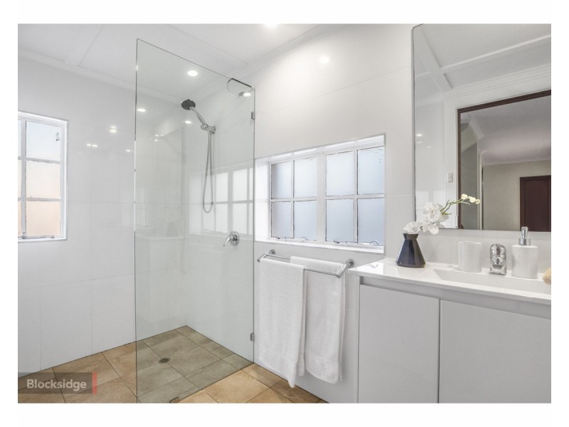 44 Eldernell Terrace, Hamilton QLD 4007