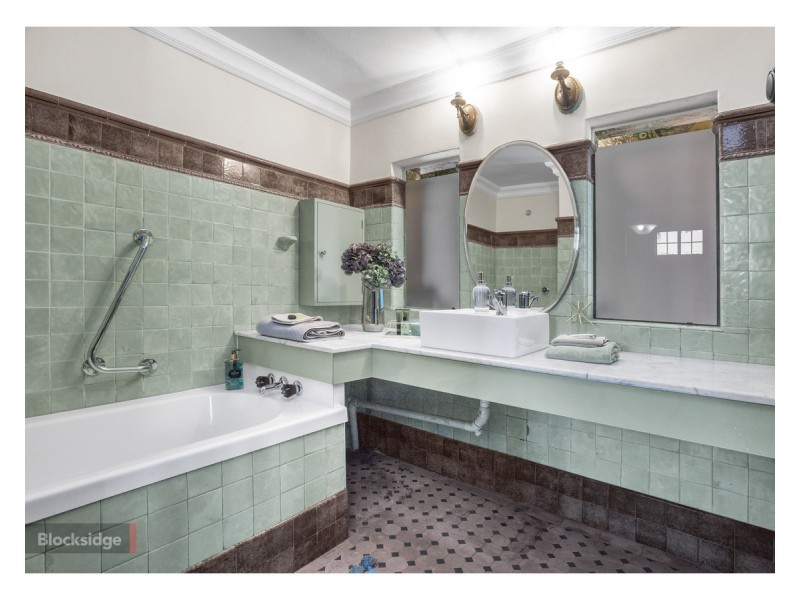 44 Eldernell Terrace, Hamilton QLD 4007