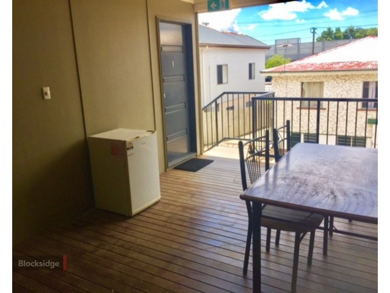 2/242 Lutwyche Road, Windsor QLD 4030