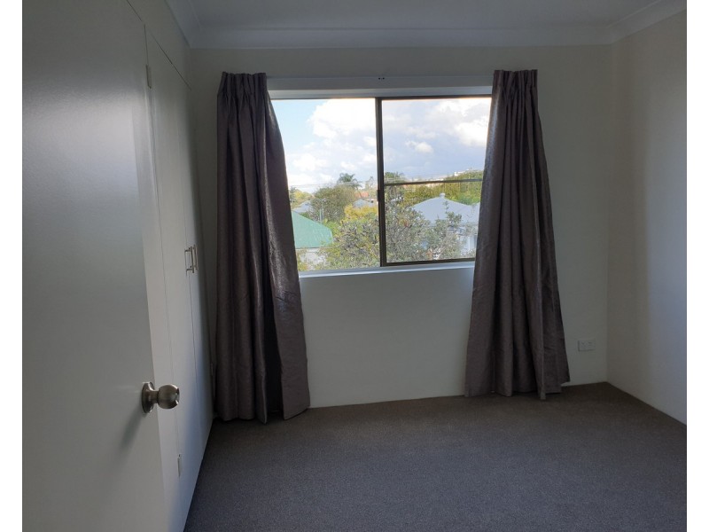 4/27 Berrima Street, Wynnum QLD 4178